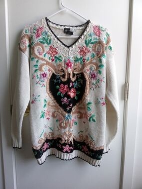 Beldoch Popper Cream Floral Heart V-Neck Sweater